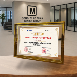 Bảng vinh danh viền kim loại nền trong xuốt